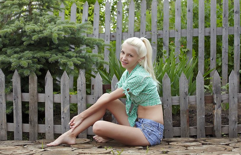 Анжела, 22